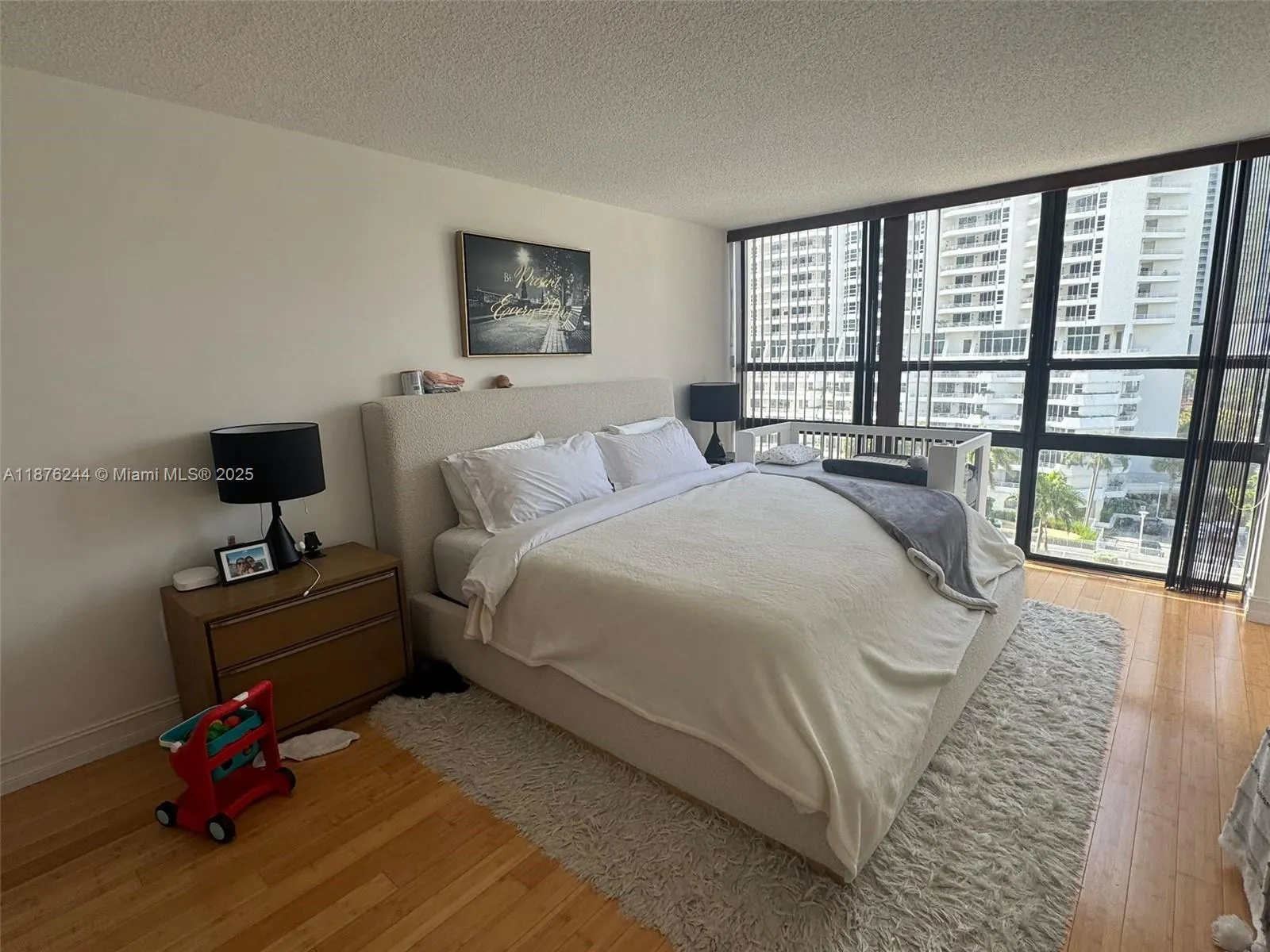 600 NE 36th St, #821