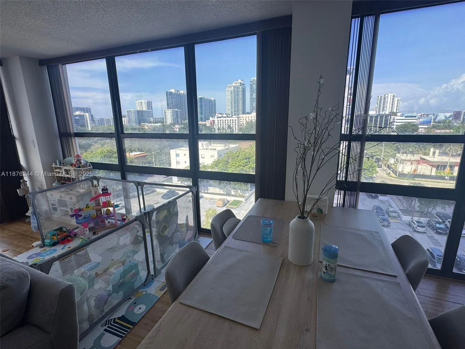 600 NE 36th St, #821