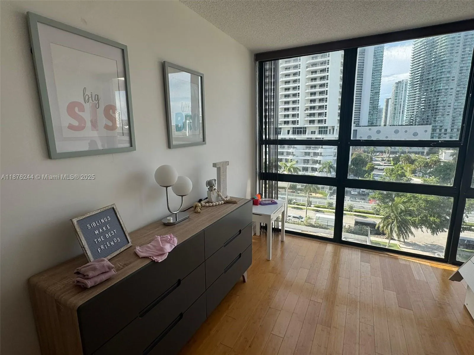 600 NE 36th St, #821