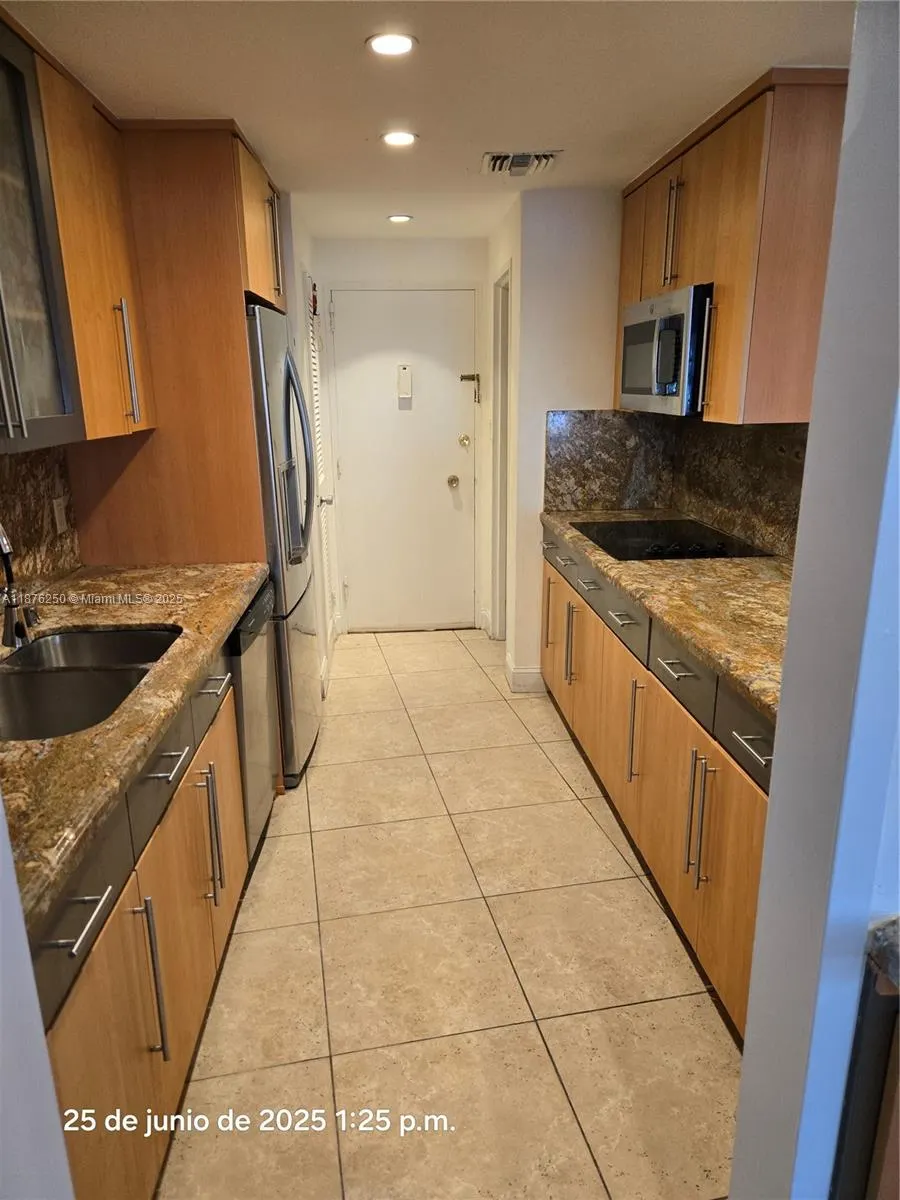 5255 Collins, #1A