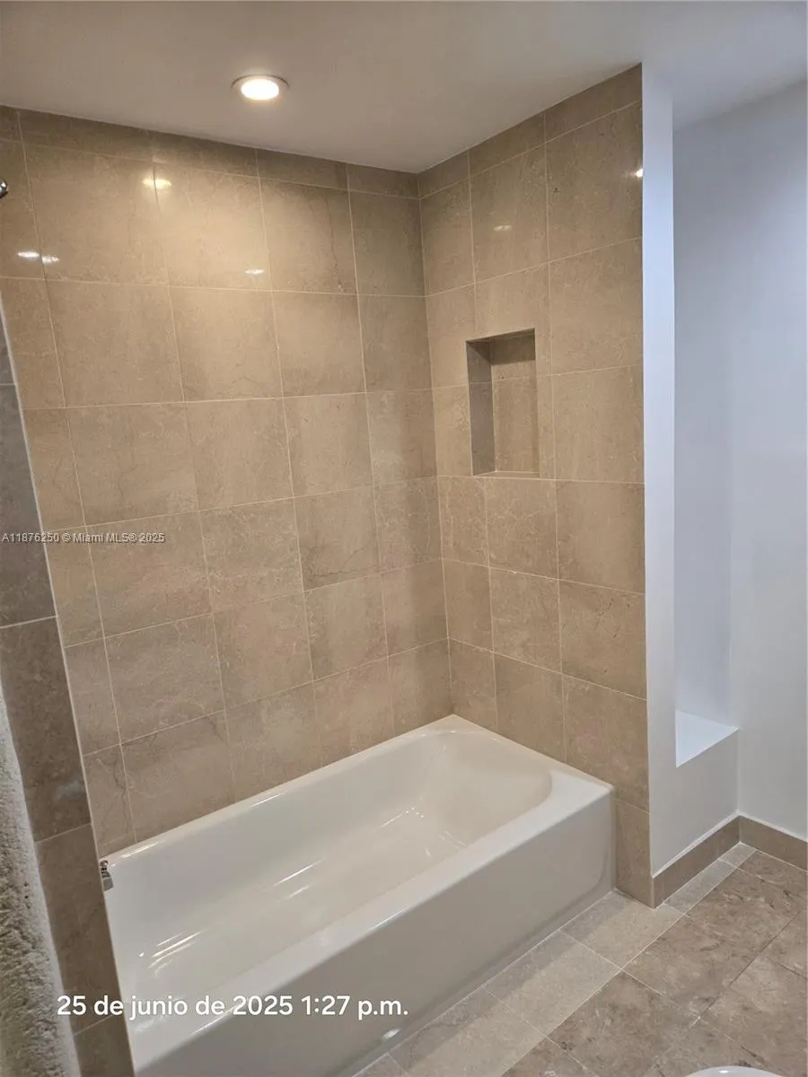 5255 Collins, #1A
