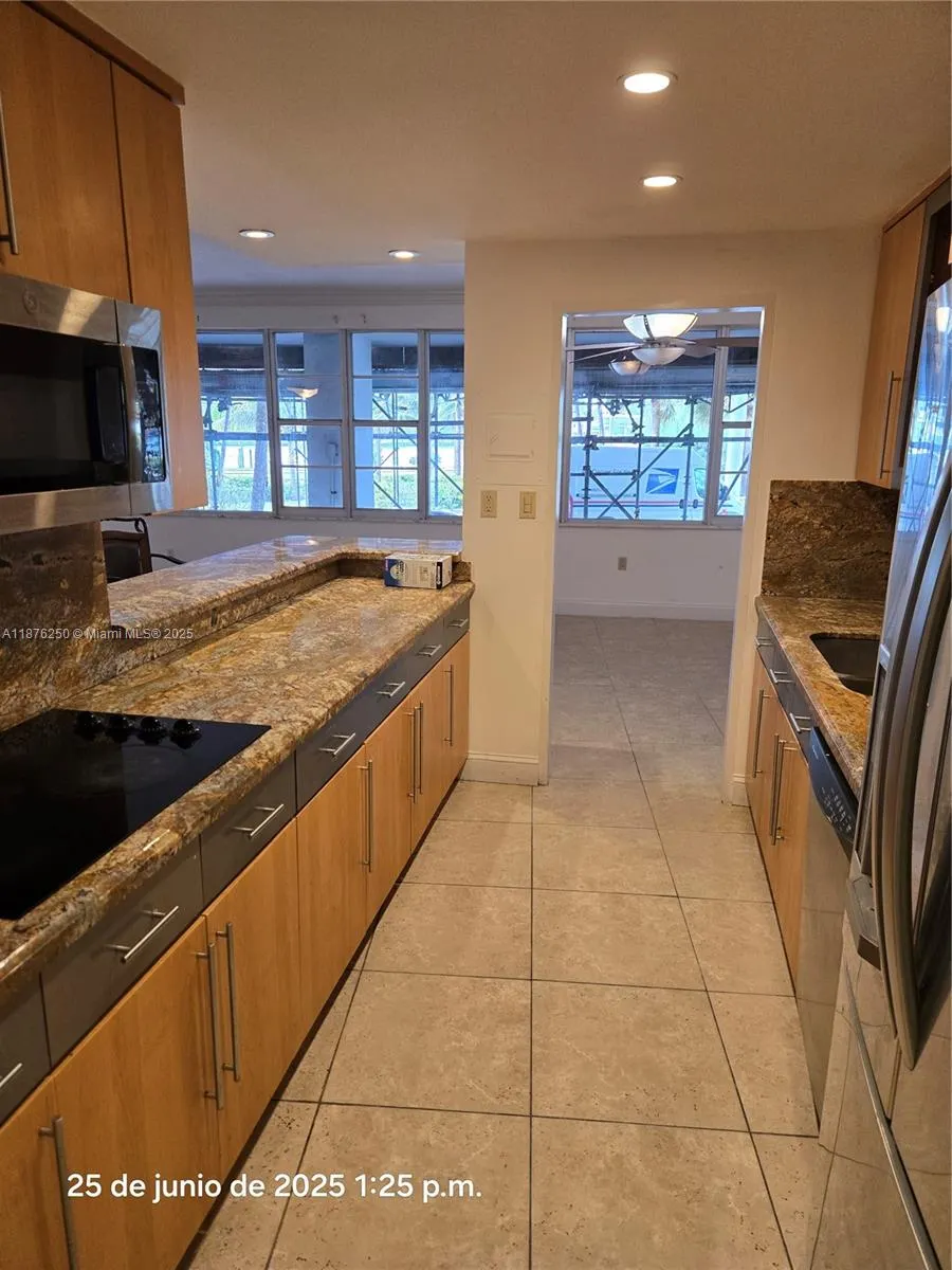 5255 Collins, #1A