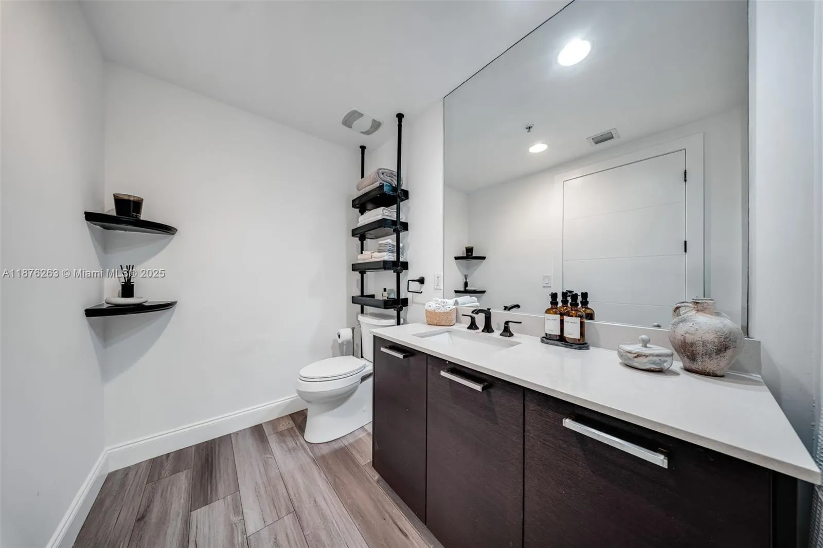 333 NE 24th St, #1111