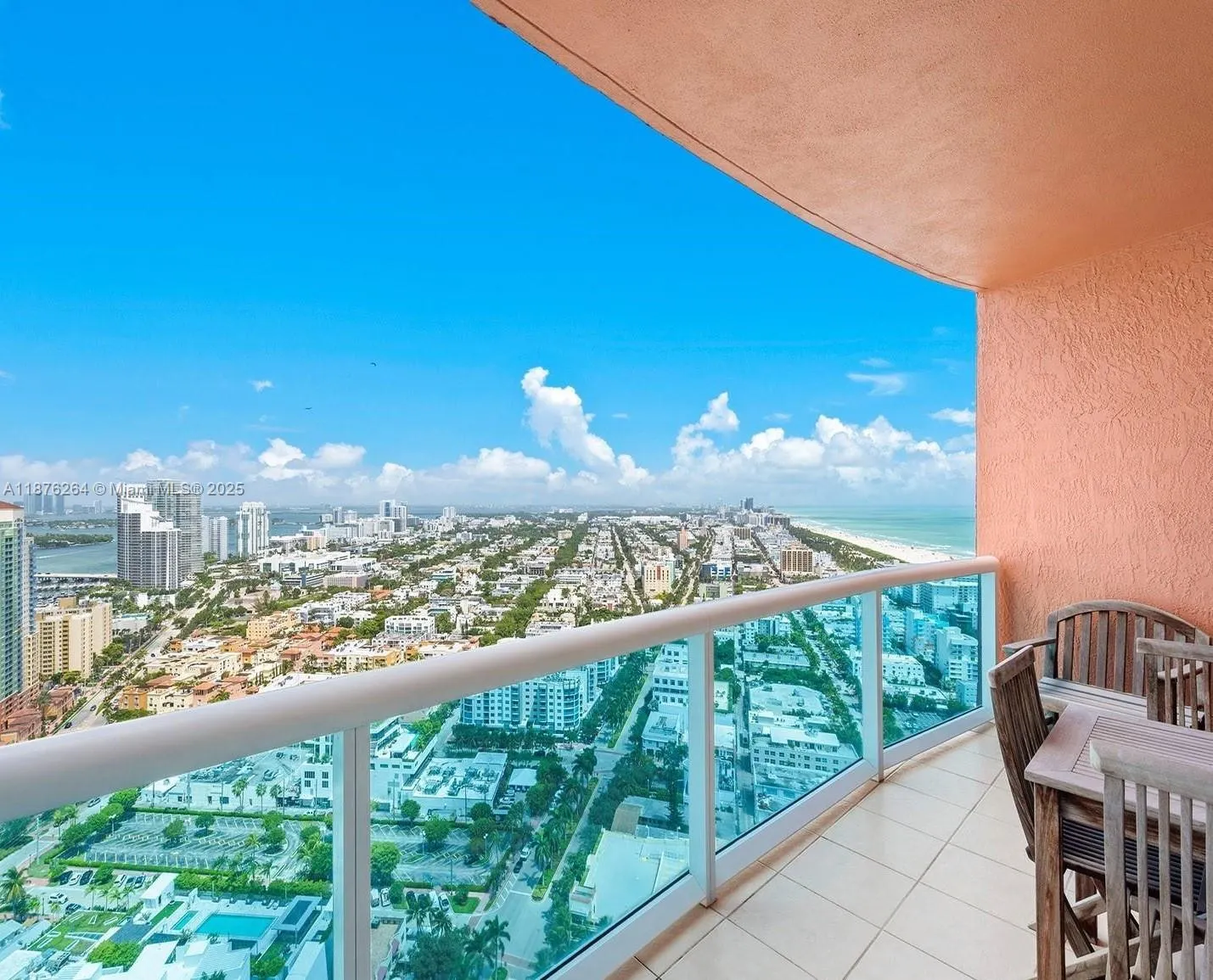 300 S Pointe Dr, #3504