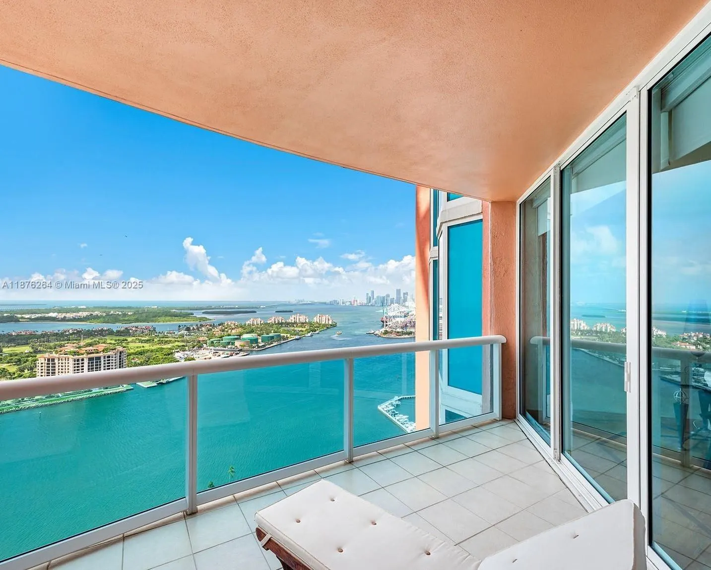 300 S Pointe Dr, #3504