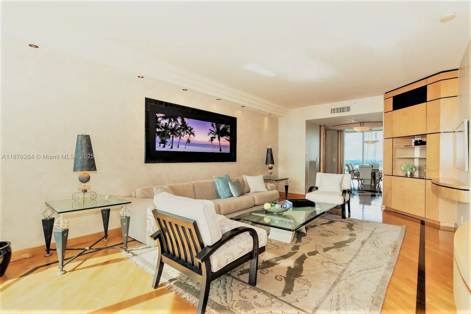 300 S Pointe Dr, #3504