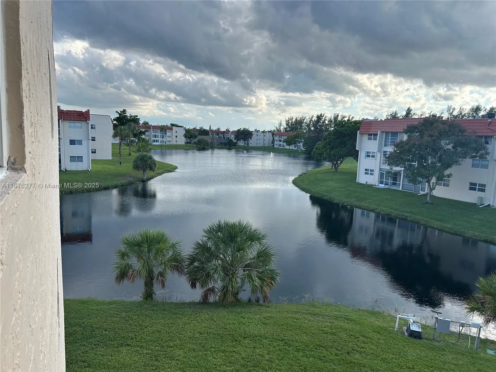 2831 E Sunrise Lakes Dr, #309