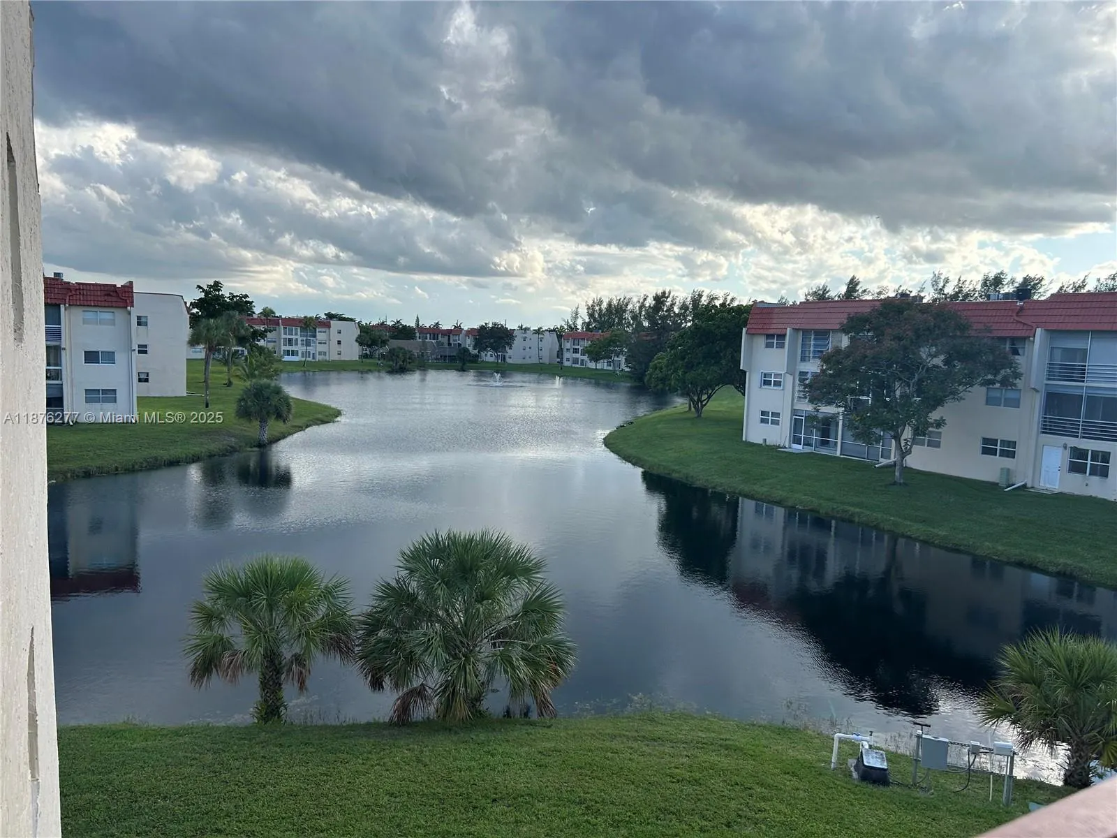 2831 E Sunrise Lakes Dr, #309