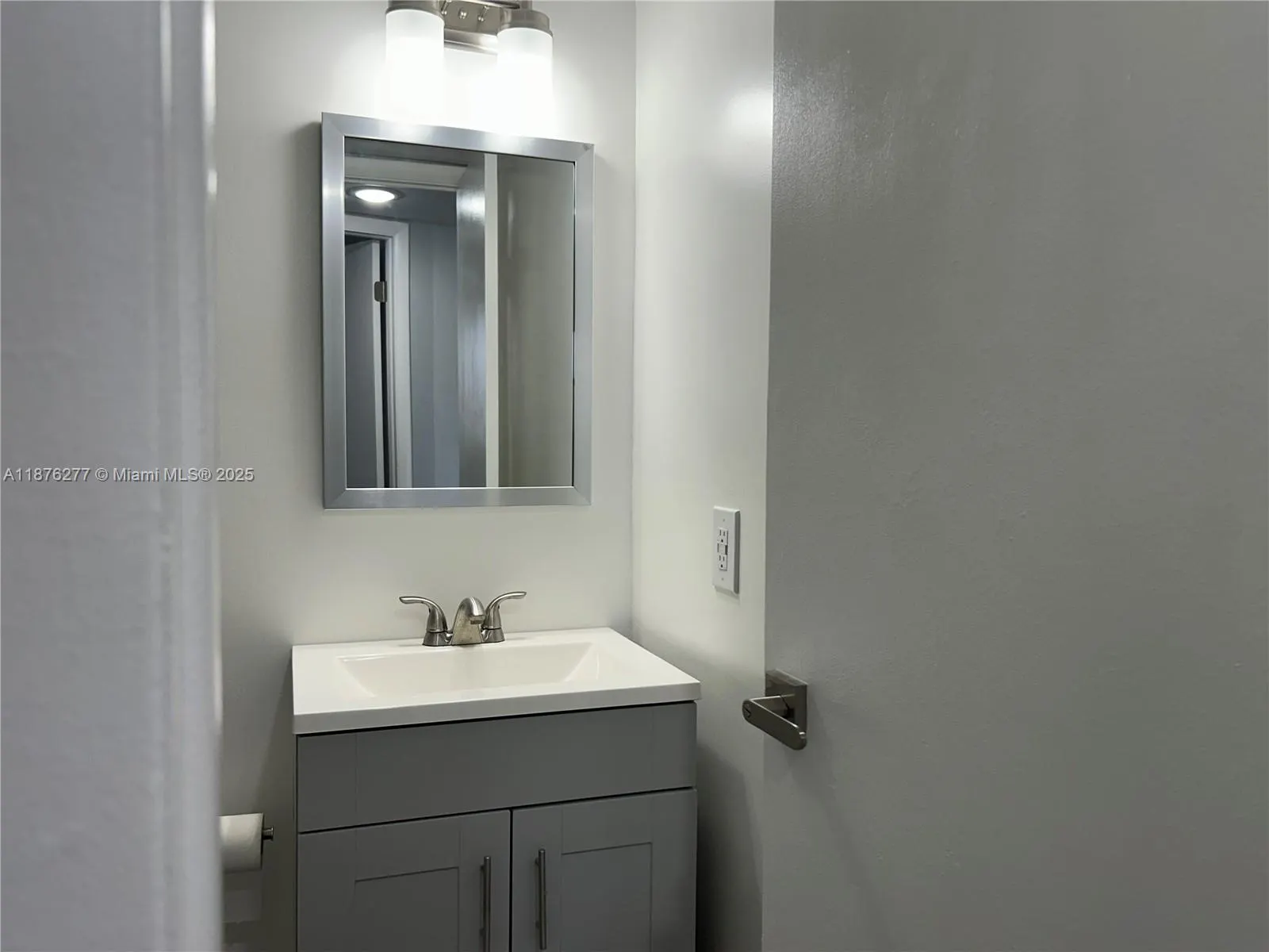 2831 E Sunrise Lakes Dr, #309