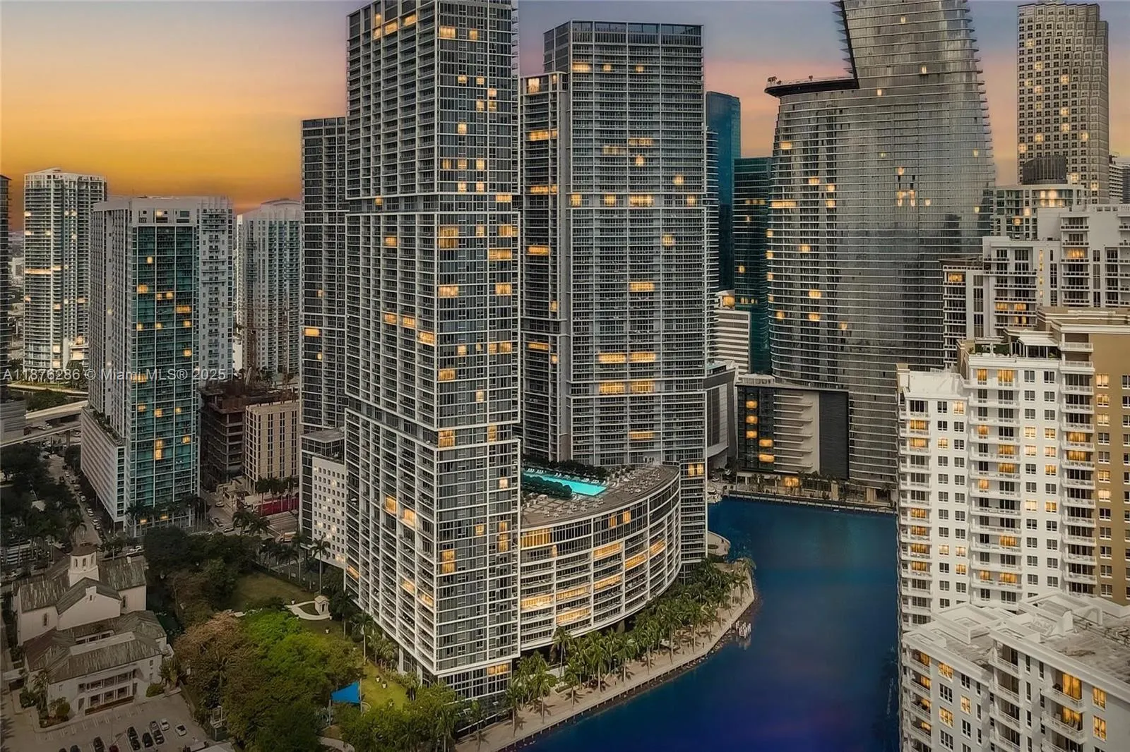 485 Brickell Ave, #2009