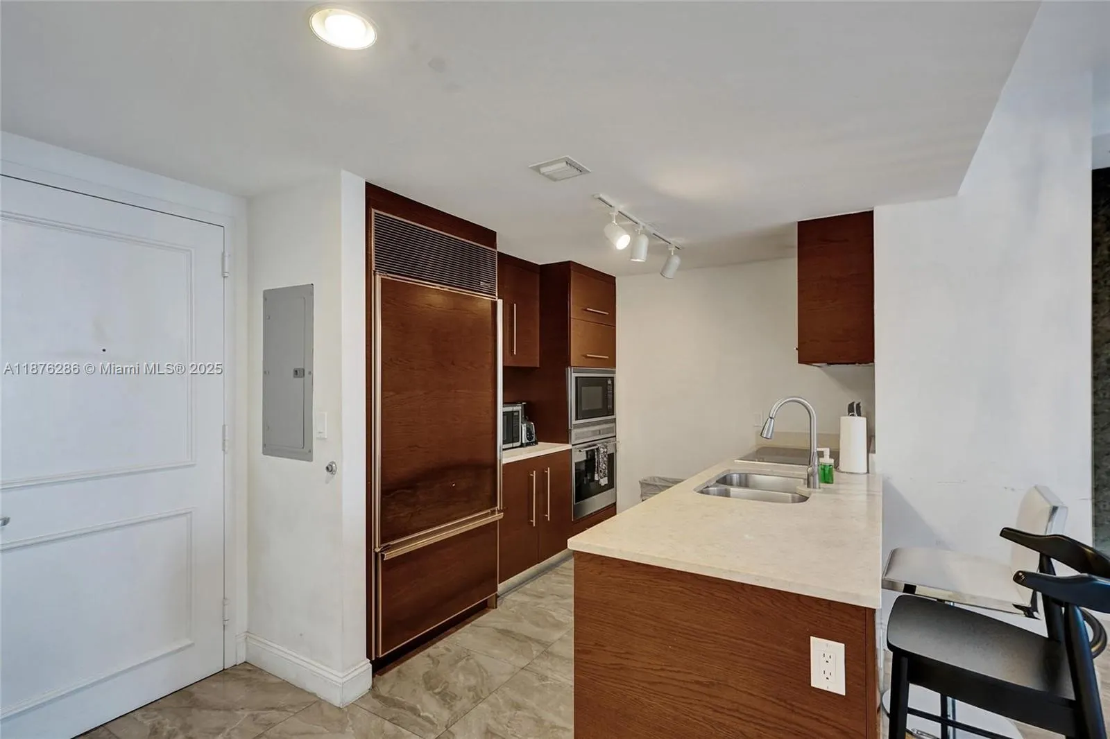 485 Brickell Ave, #2009