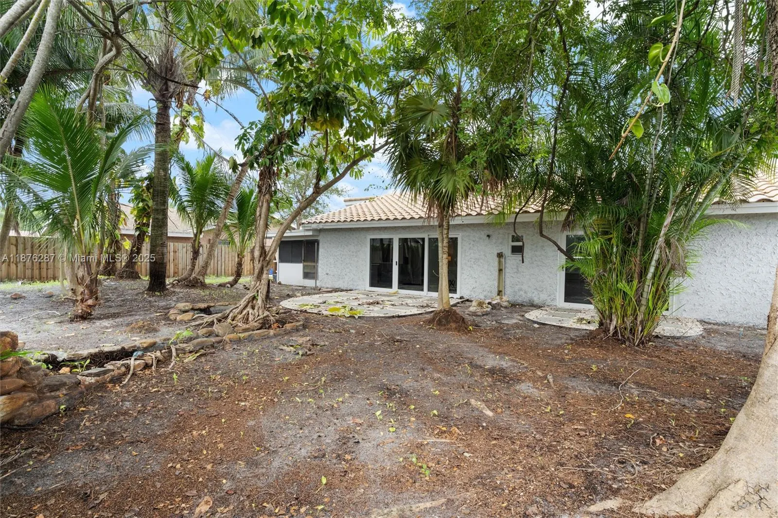 6816 NW 26th Ave
