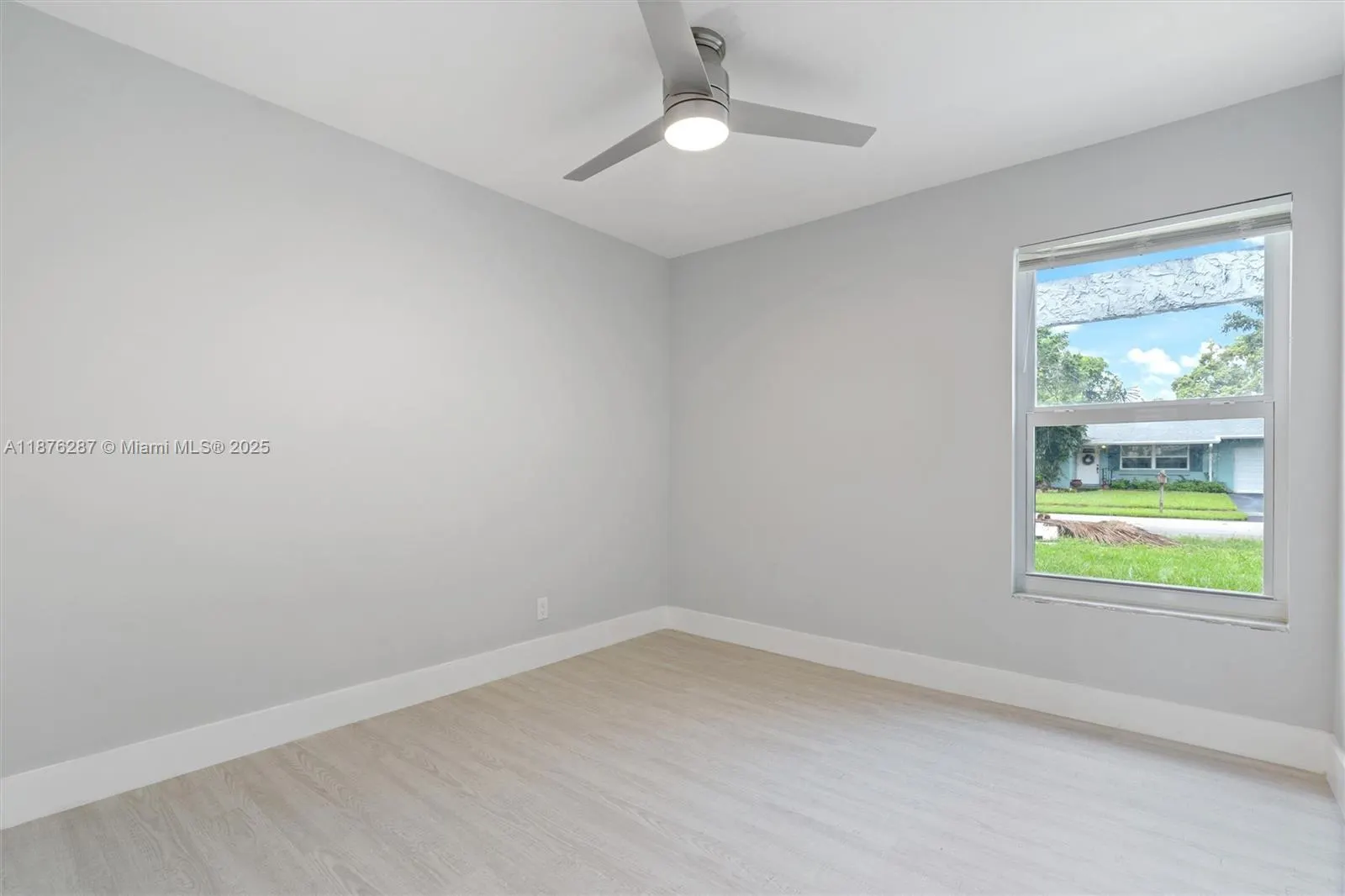 6816 NW 26th Ave