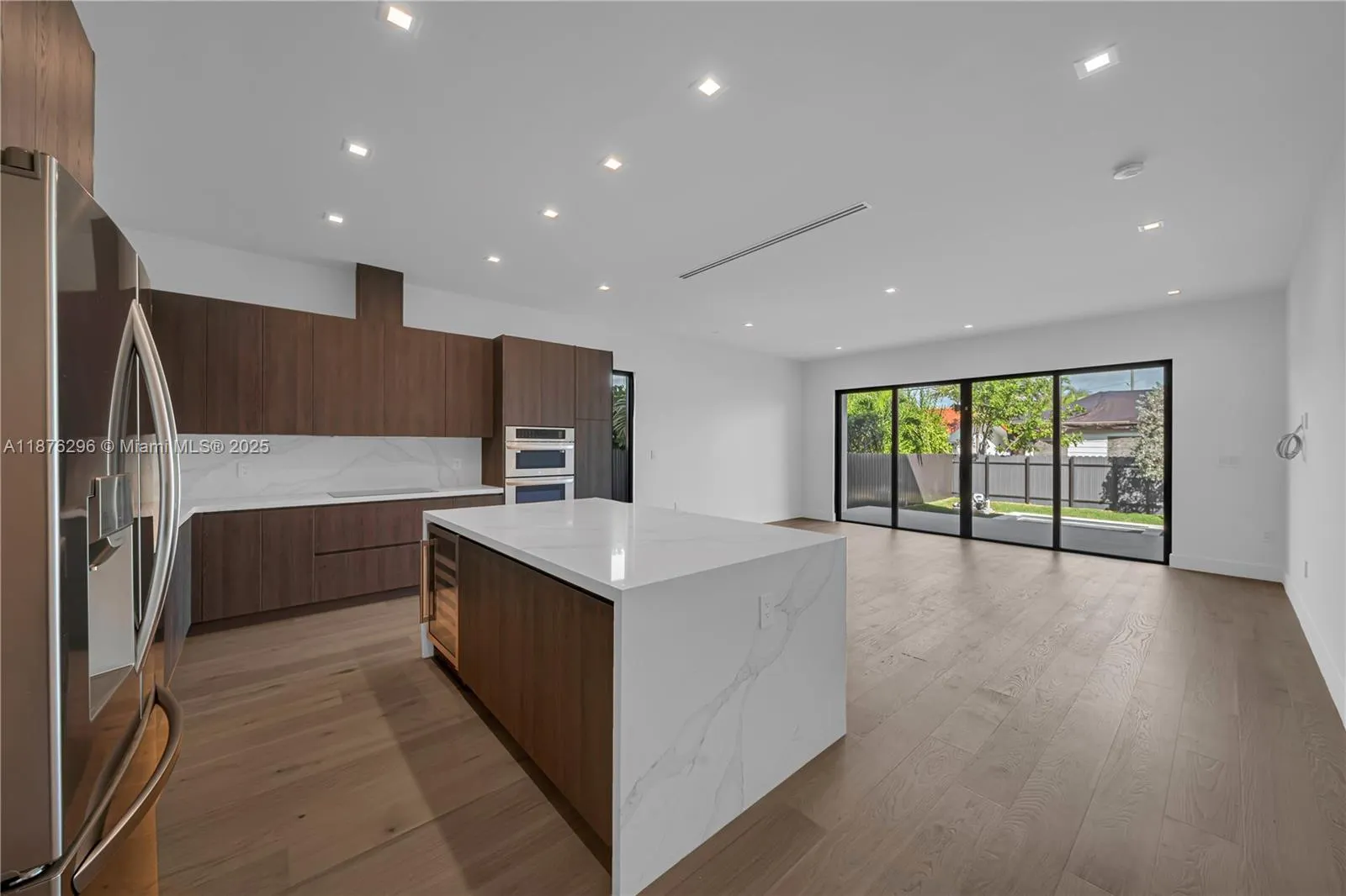 3327 SW 24th St, #3327