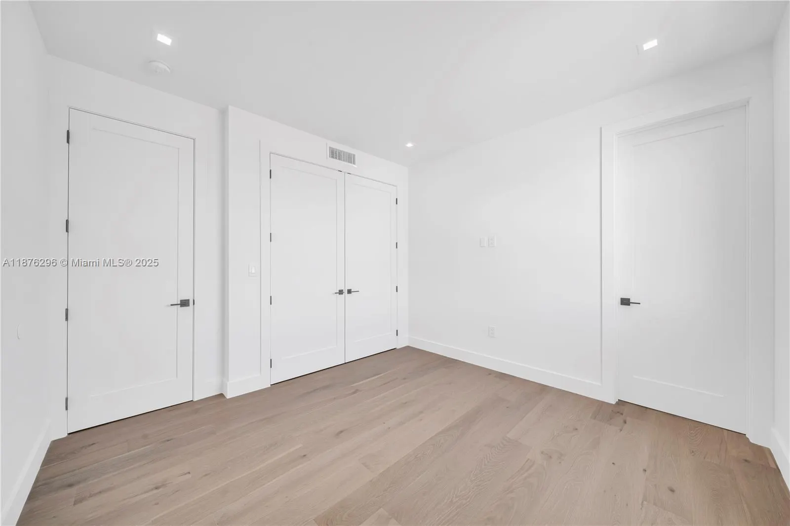 3327 SW 24th St, #3327