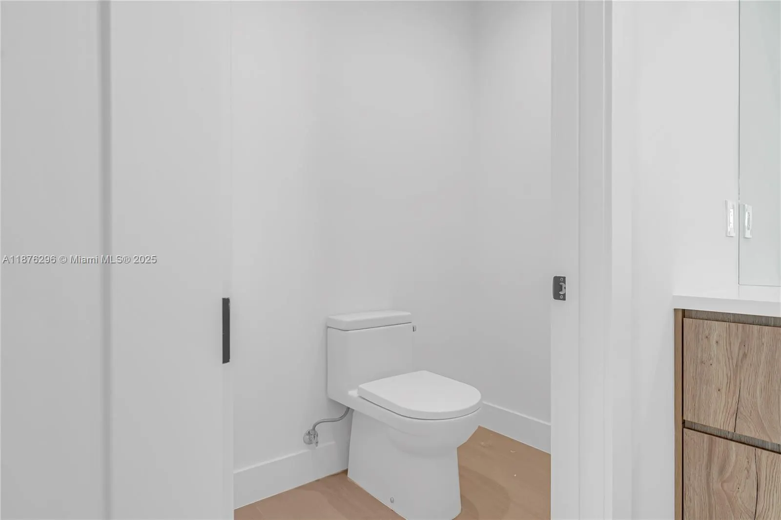 3327 SW 24th St, #3327
