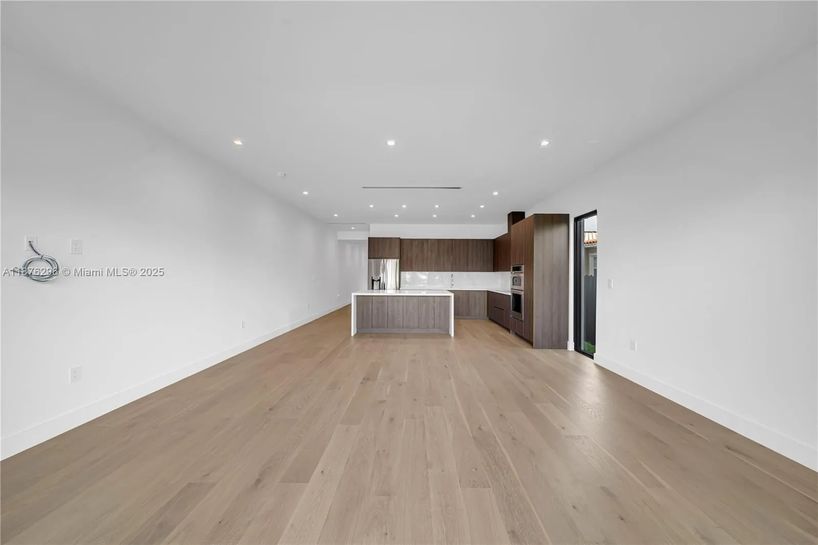 3327 SW 24th St, #3327