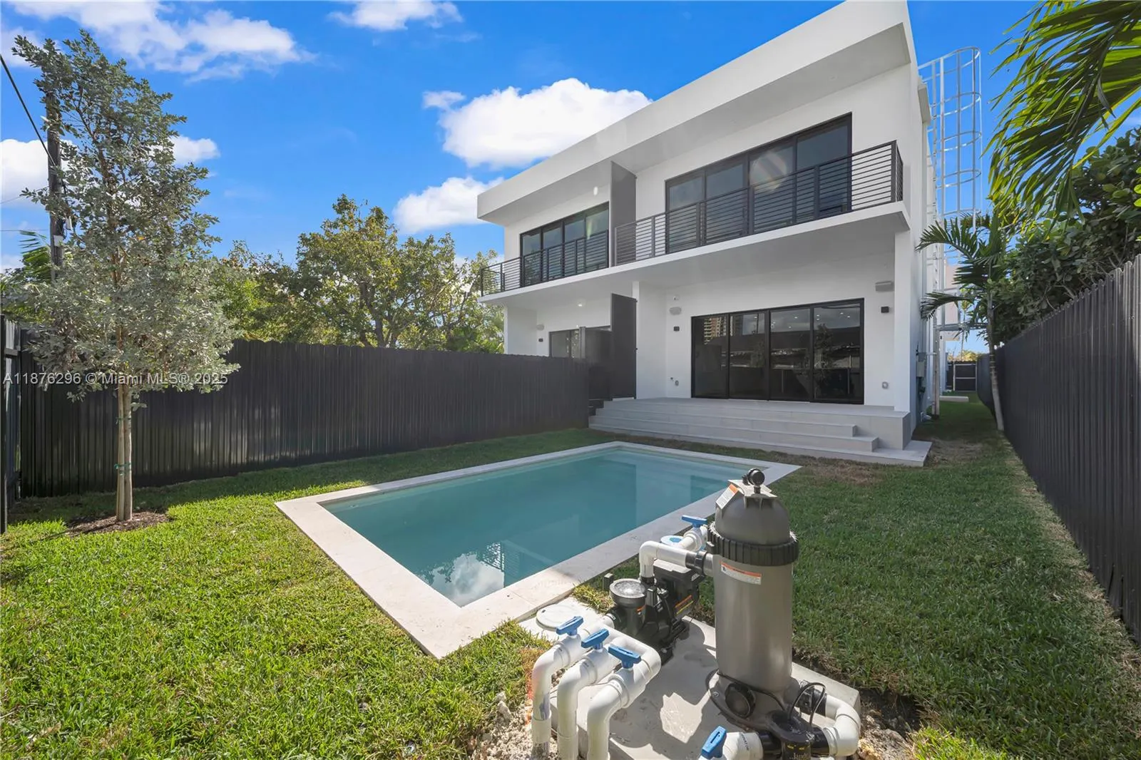 3327 SW 24th St, #3327
