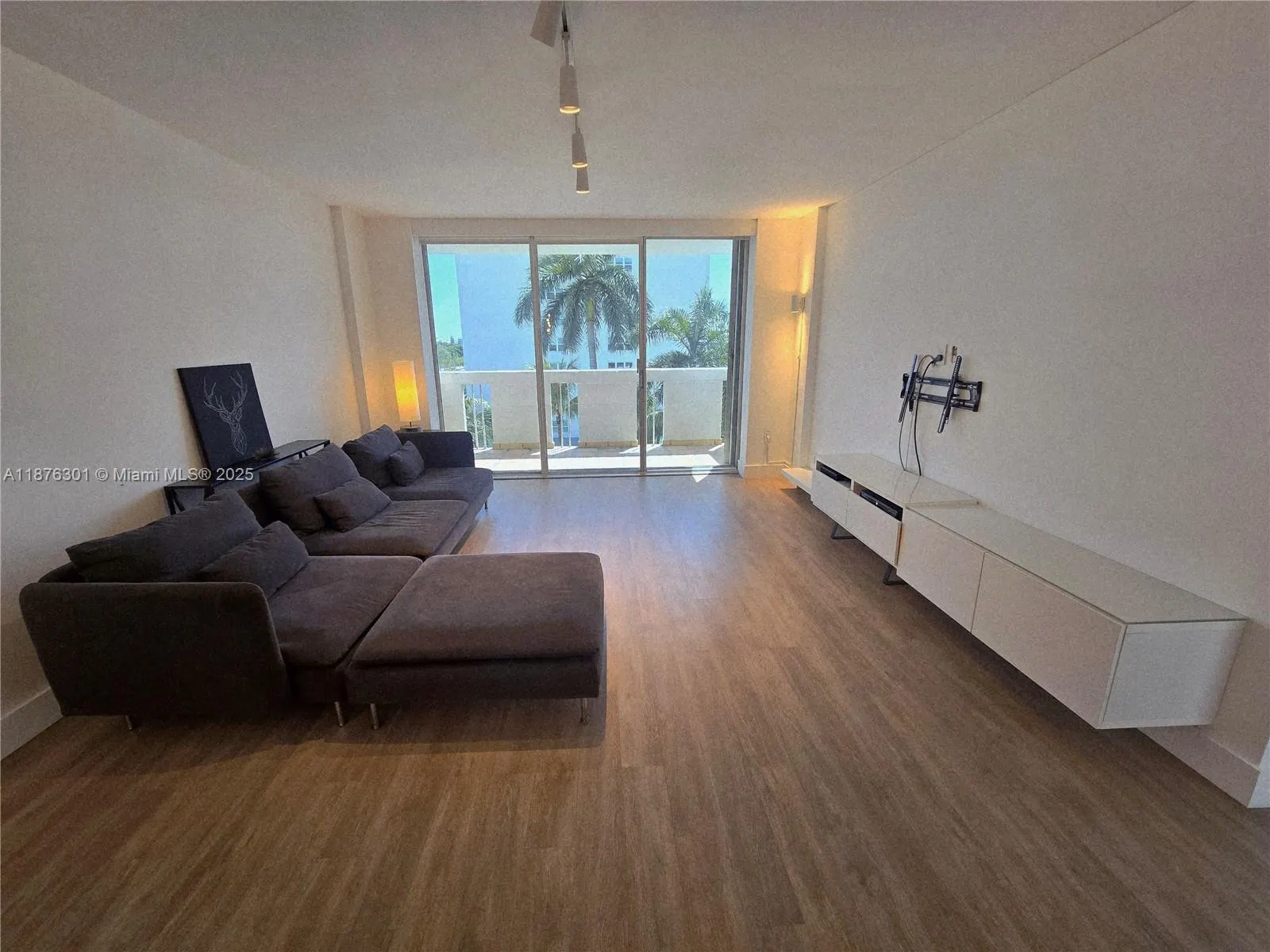 800 West Ave, #618