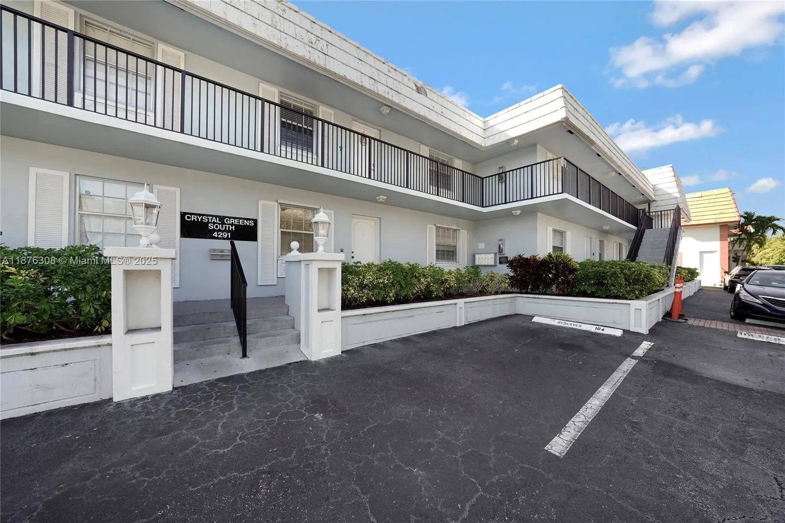 4291 NW 9th Ave, #104