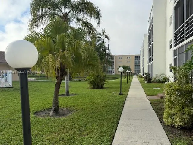 1025 SE 4th Ave, #101