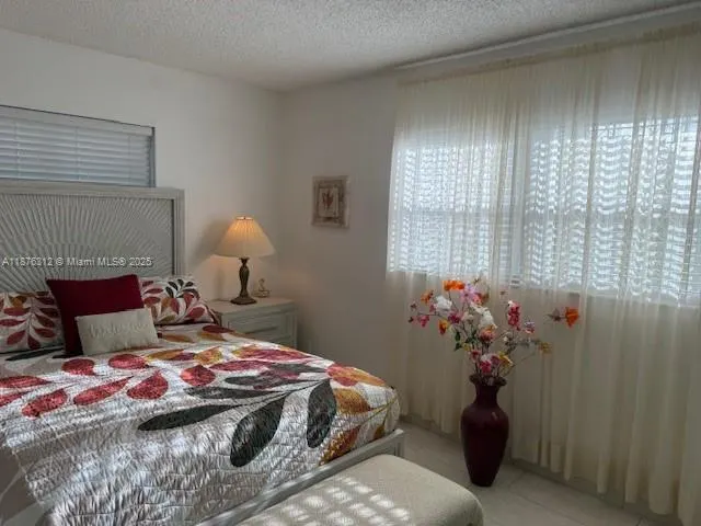 1025 SE 4th Ave, #101