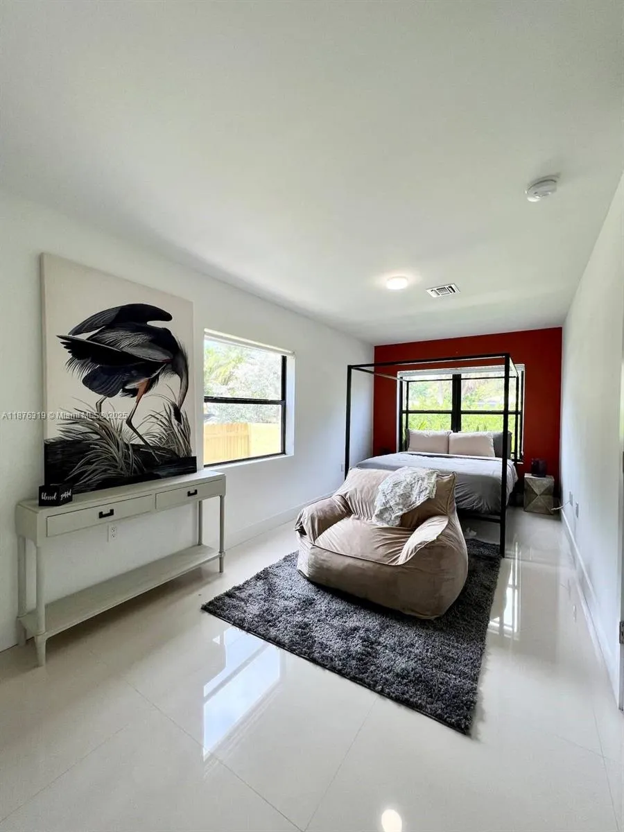 808 SW 29th St