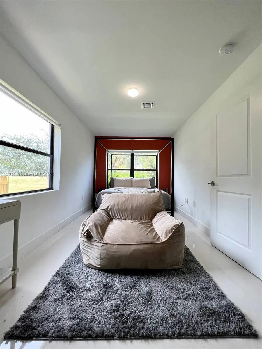 808 SW 29th St
