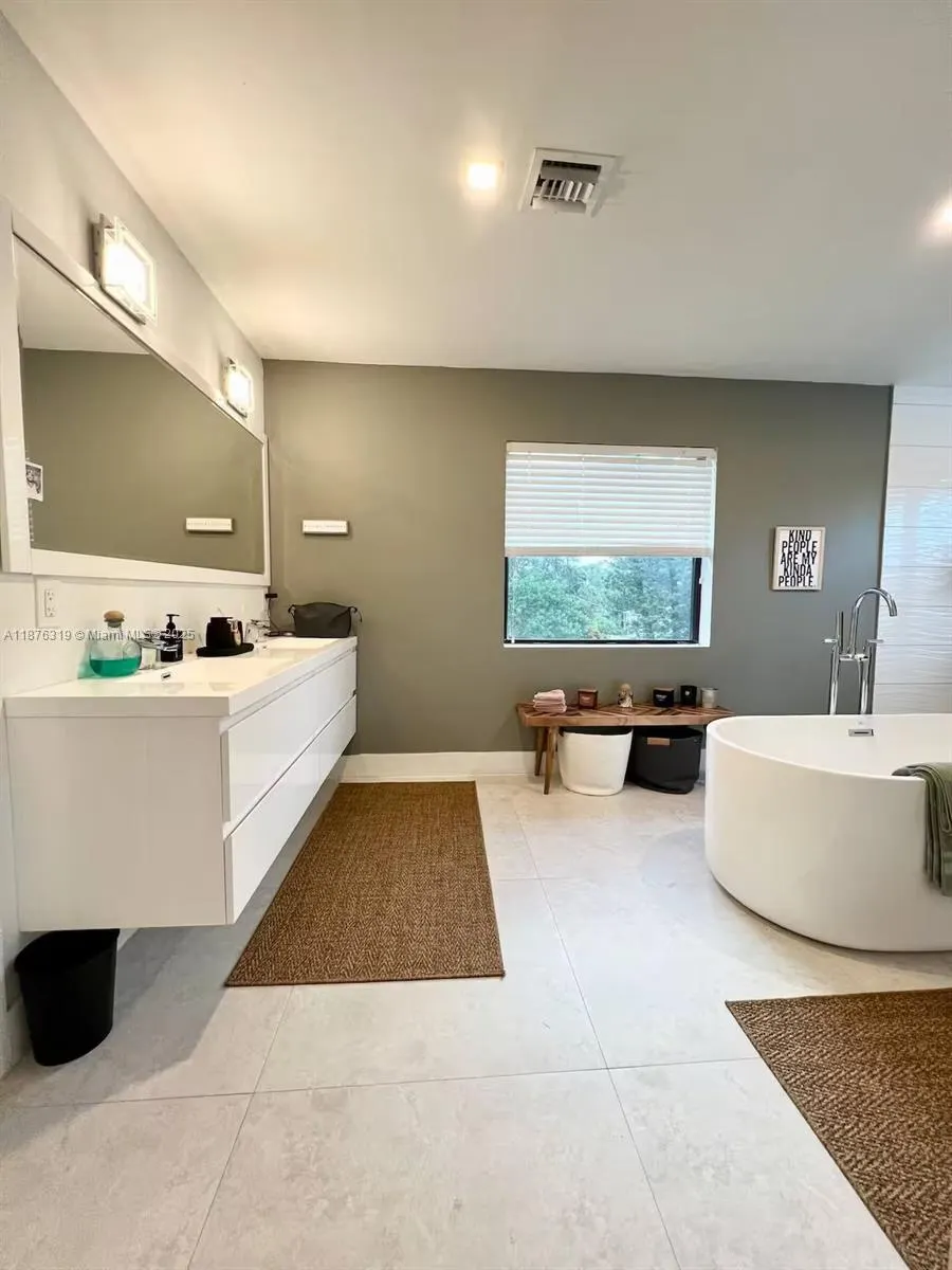 808 SW 29th St