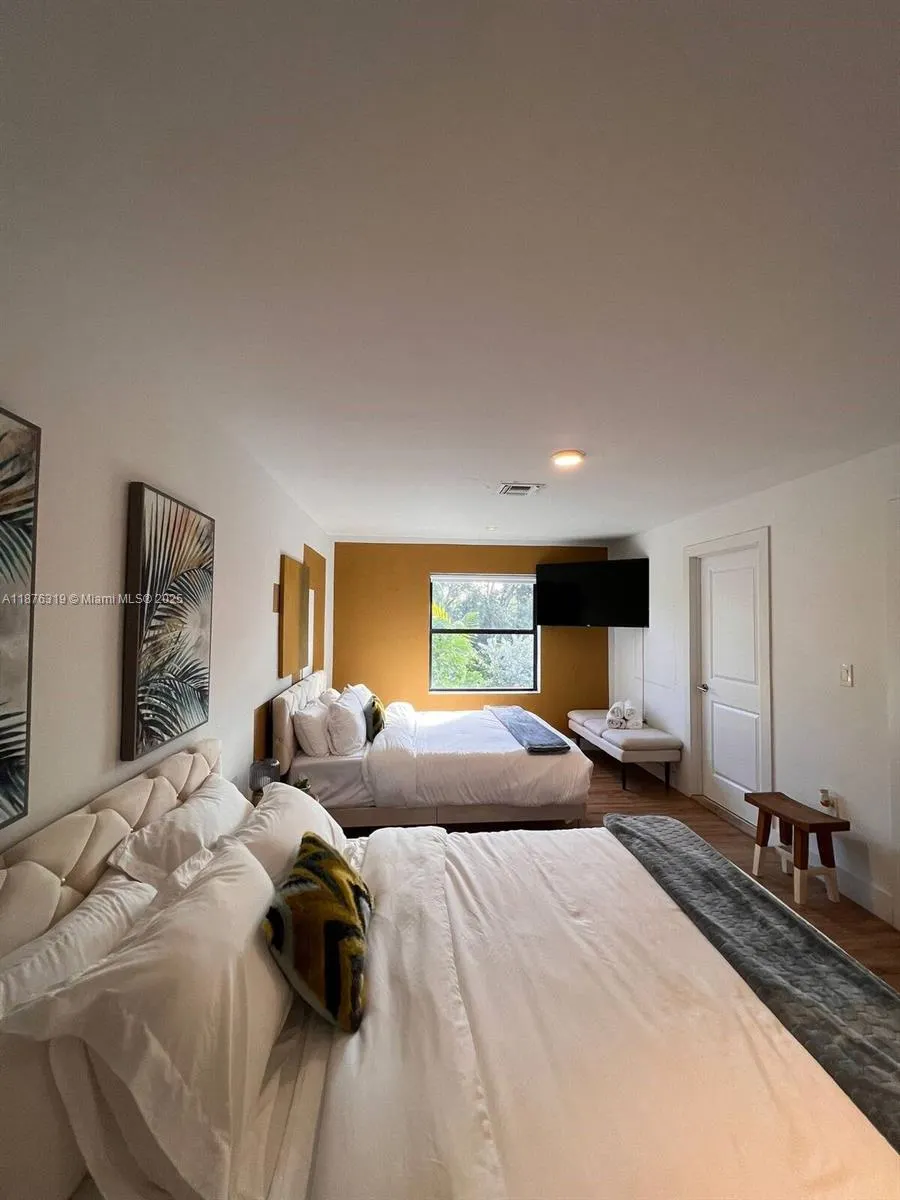 808 SW 29th St