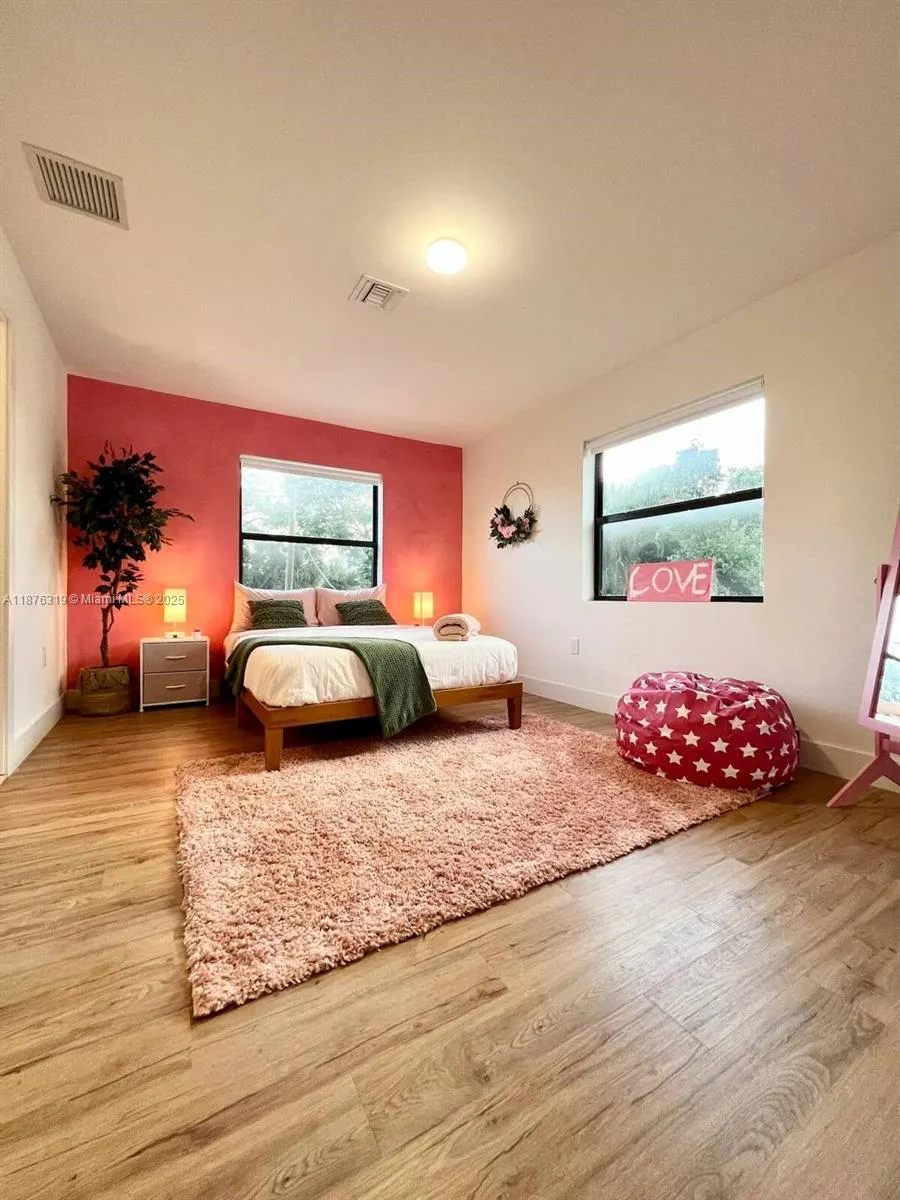 808 SW 29th St