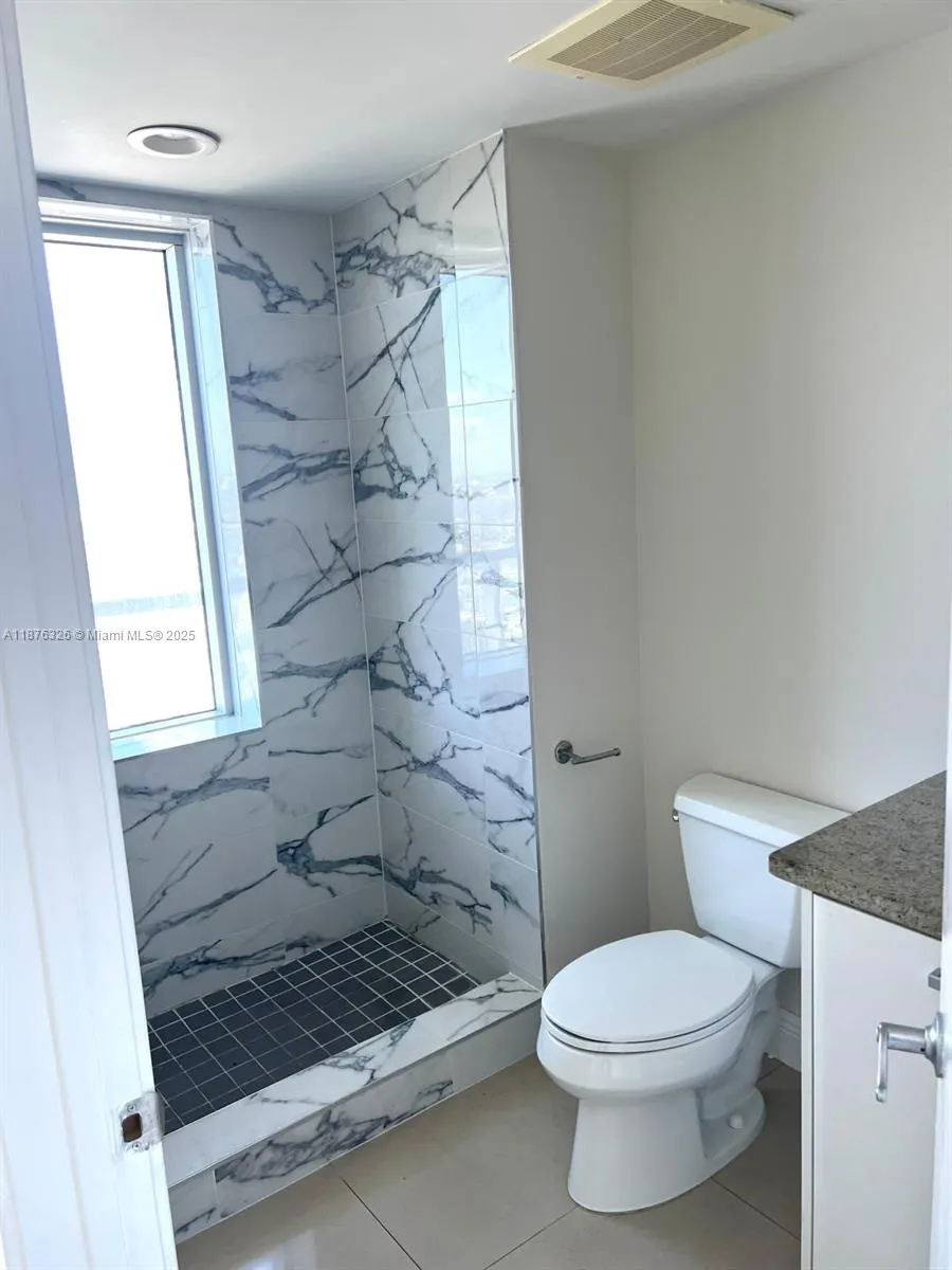185 SW 7th St, #3502