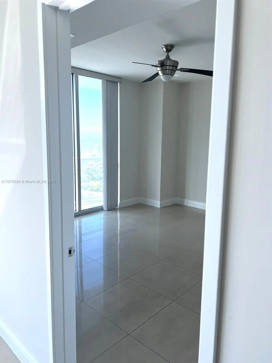 185 SW 7th St, #3502