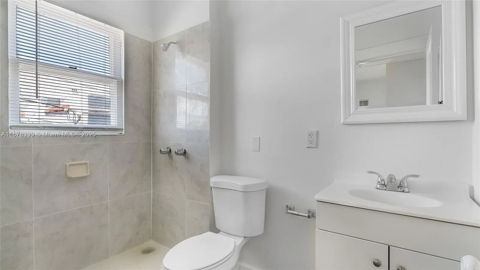 1011 SW 5th St, #3