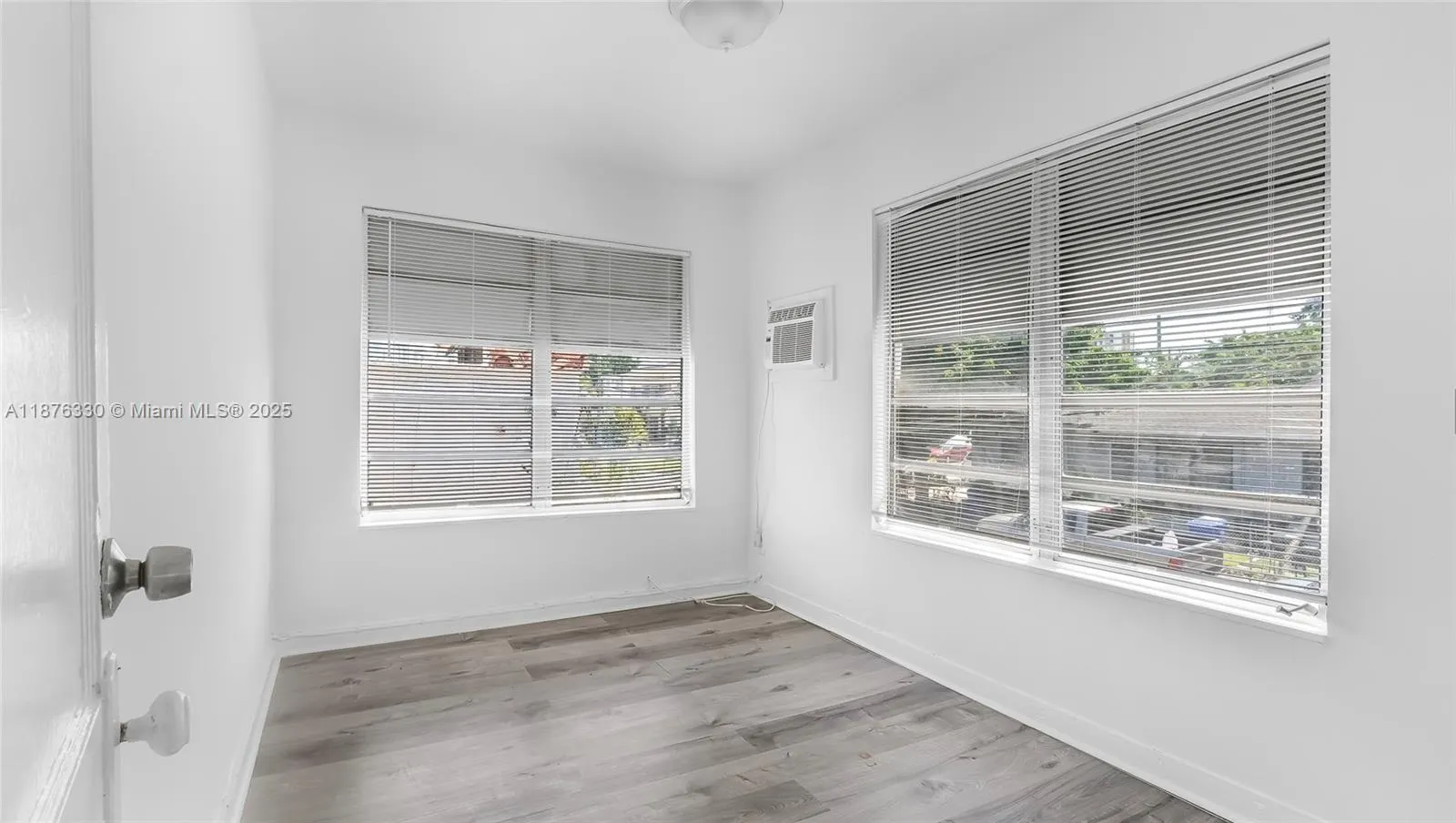 1011 SW 5th St, #3