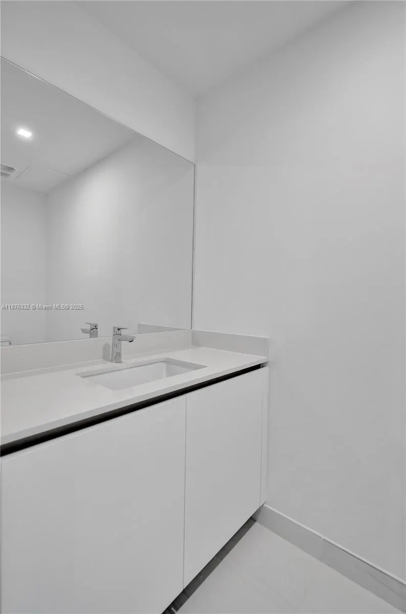900 N Ocean Blvd, #1904