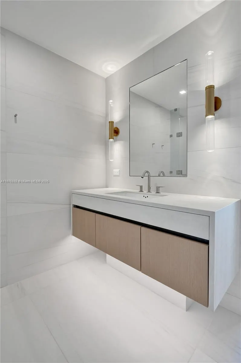 900 N Ocean Blvd, #1904