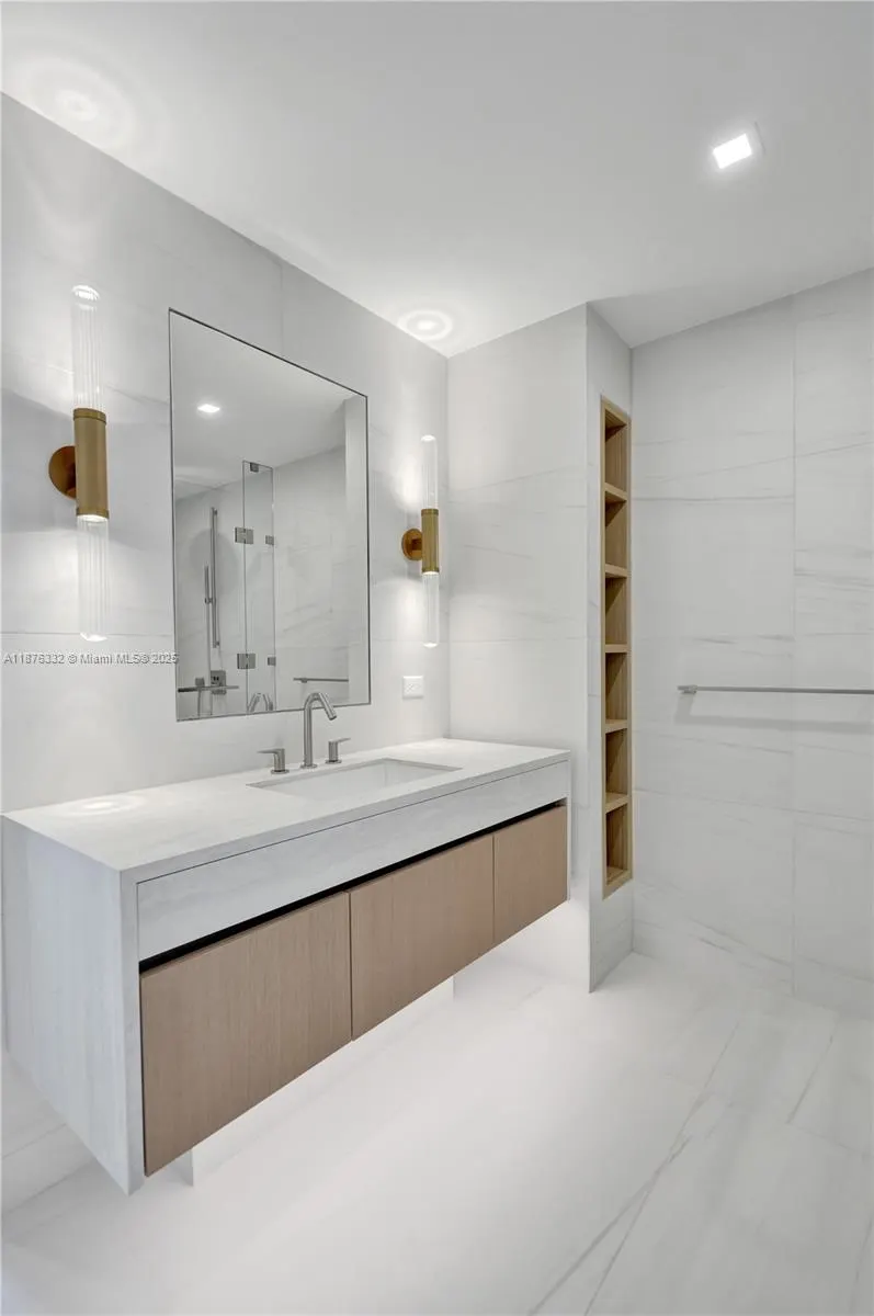 900 N Ocean Blvd, #1904