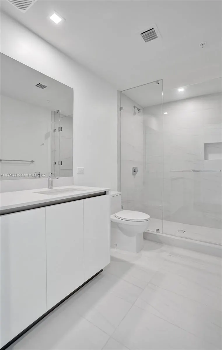 900 N Ocean Blvd, #1904