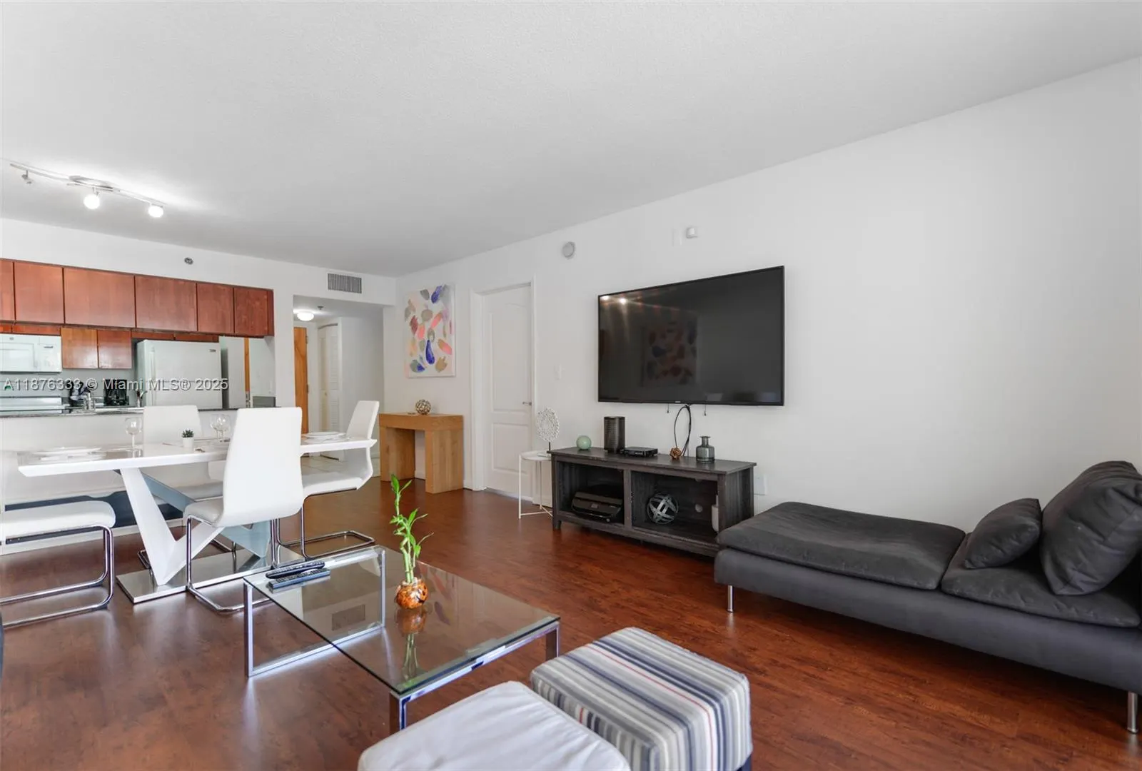 1200 Brickell Bay Dr, #1720