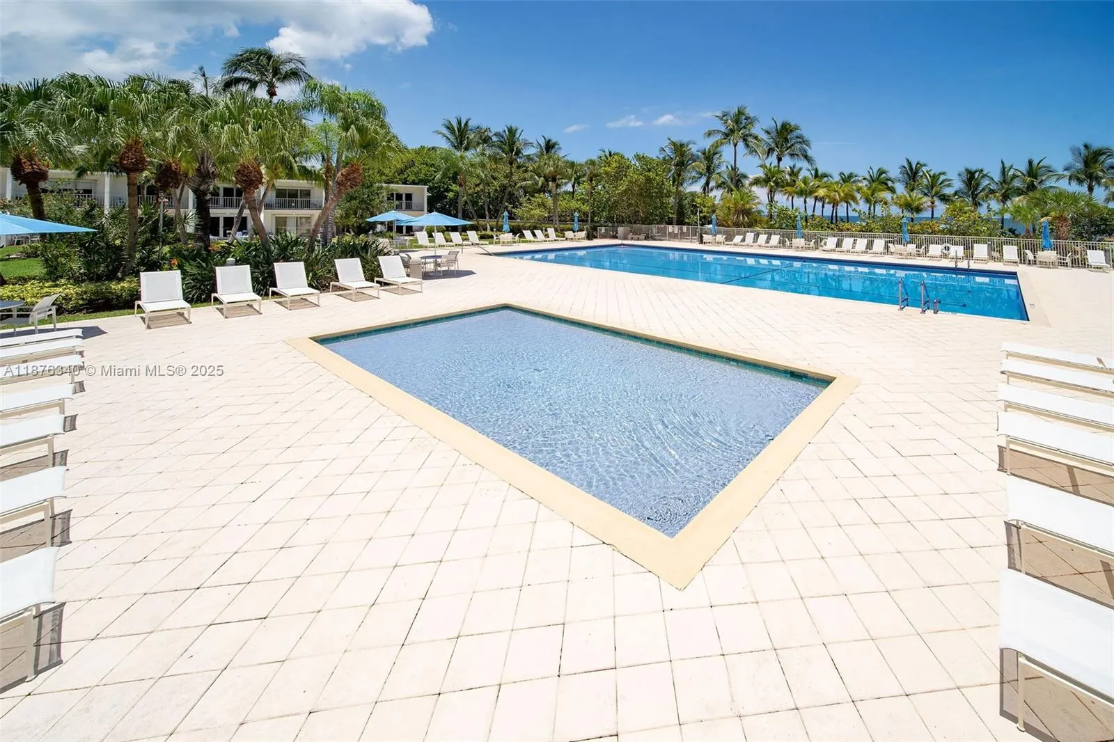 881 Ocean Dr, #19C
