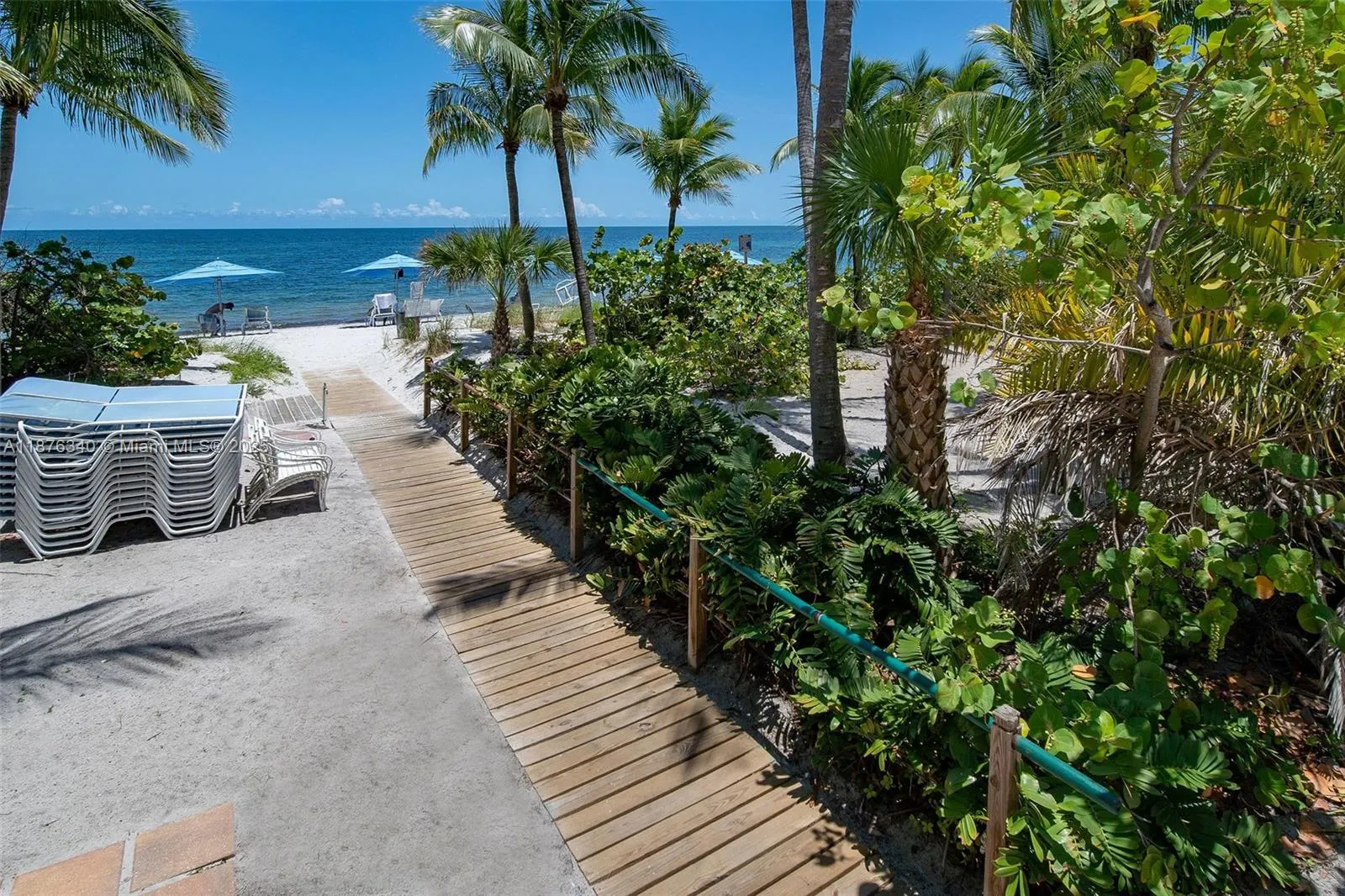 881 Ocean Dr, #19C