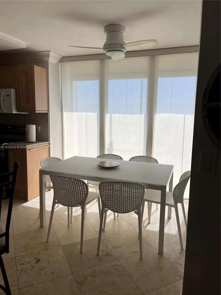 881 Ocean Dr, #19C