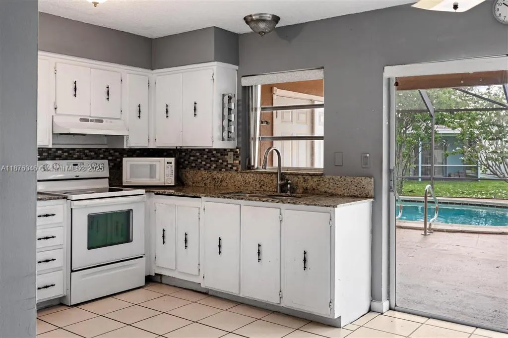 5710 NW 87th Ter