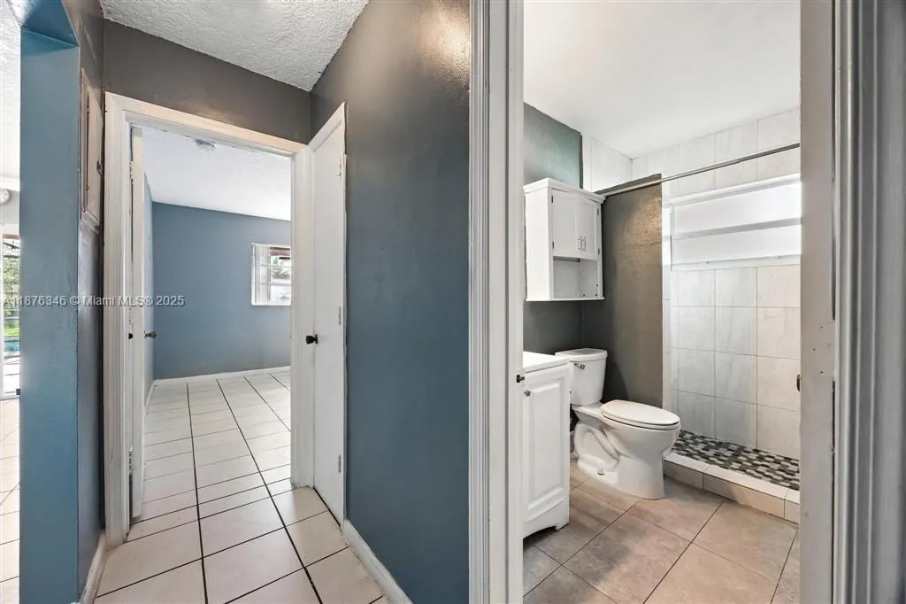 5710 NW 87th Ter