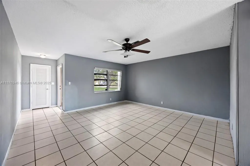 5710 NW 87th Ter