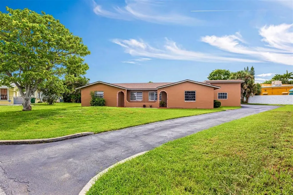 5710 NW 87th Ter