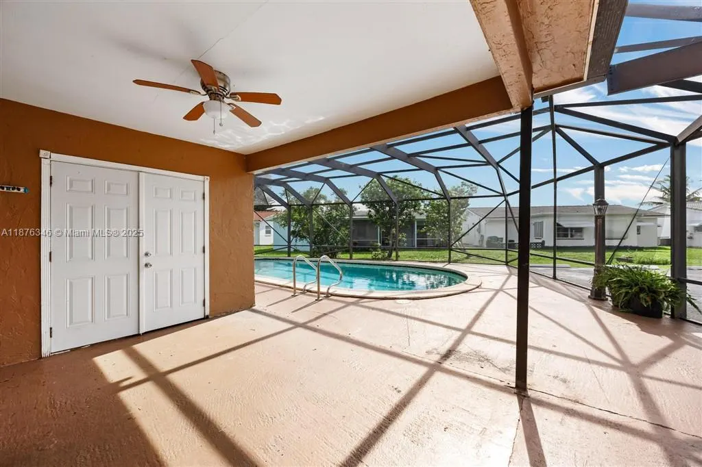 5710 NW 87th Ter