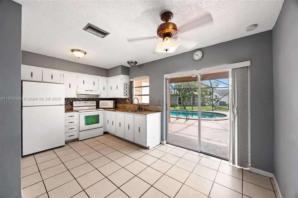 5710 NW 87th Ter
