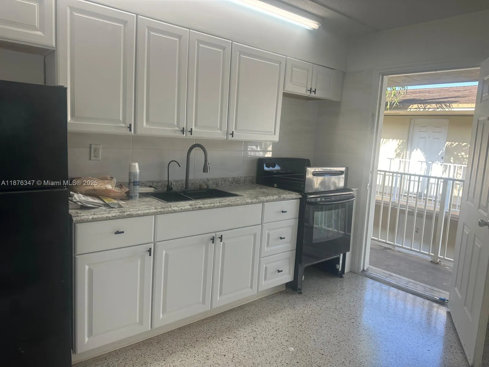 845 W 29th St, #4